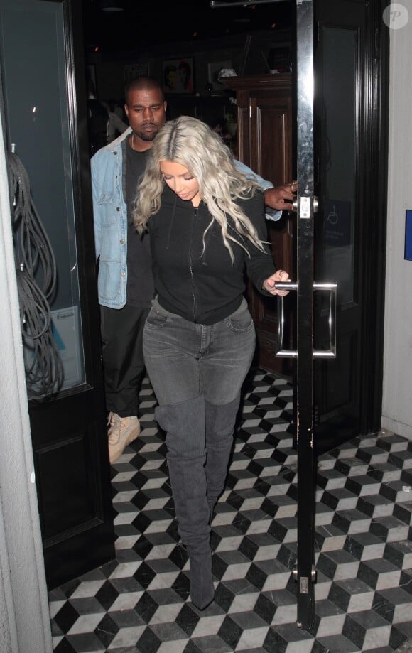 Kim Kardashian et Kanye West ont fêté la naissance de leur 3ème enfant au restaurant Craig à West Hollywood. Le 18 janvier 2018