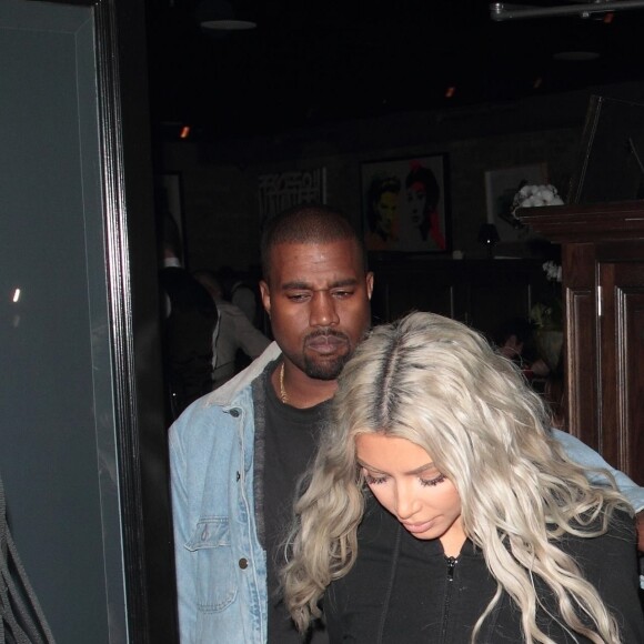 Kim Kardashian et Kanye West ont fêté la naissance de leur 3ème enfant au restaurant Craig à West Hollywood. Le 18 janvier 2018