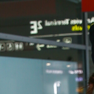 Cindy Crawford et sa fille Kaia Gerber arrivent à l'aéroport de Paris-Charles-de-Gaulle à Paris, le 19 janvier 2018. 