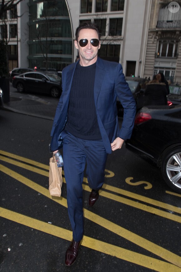 Semi-exclusif - Hugh Jackman arrive à l'hôtel Royal Monceau à Paris, France, le 18 janvier 2018.