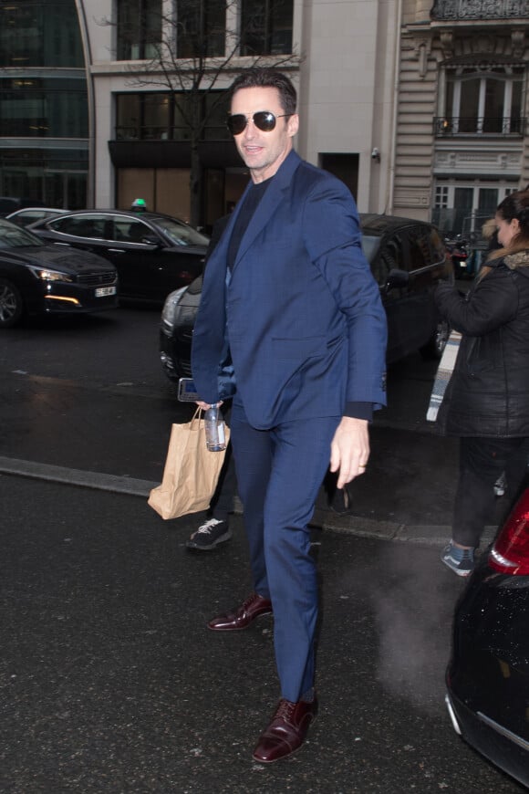 Semi-exclusif - Hugh Jackman arrive à l'hôtel Royal Monceau à Paris, France, le 18 janvier 2018. Semi-Exclusive - Hugh Jackman is seen arriving at Royal Monceau hotel in Paris, France, on January 18th, 2018.18/01/2018 - Paris