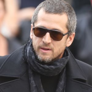 Guillaume Canet lors des obsèques de Jean Rochefort en l'église Saint-Thomas d'Aquin à Paris, le 13 octobre 2017.