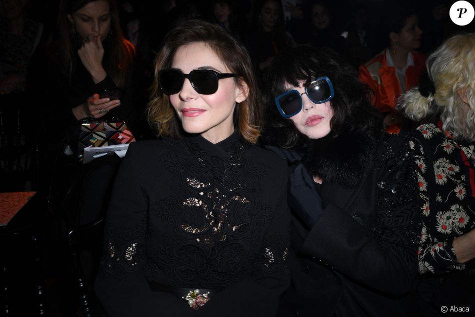 Clotilde Courau et Isabelle Adjani - Défilé de mode Elie Saab