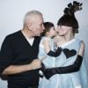 Coco Rocha enceinte et sa fille Ioni défilent pour Jean Paul Gaultier à Paris, le 24 janvier 2018.
