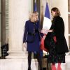 Brigitte Macron (Trogneux) accueille la première dame de la république d'Argentine Juliana Awada au Palais de l'Elysée à Paris le 26 janvier 2018. © Stéphane Lemouton / Bestimage