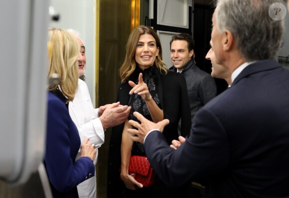 Emmanuel Macron, Président de la République française, accompagné de son épouse, la Première Dame Brigitte Macron, ont convié Mauricio Macri, Président de la République d'Argentine et son épouse Juliana Awada Macri pour un dîner dans le restaurant du grand chef cuisinier Guy Savoy, situé à la Monnaie de Paris. Les deux couples ont emprunté, à pieds, le pont des Arts pour se rendre dans le célèbre établissement situé en bord de Seine. Paris, le 26 Janvier 2018. © Dominique Jacovides/Bestimage