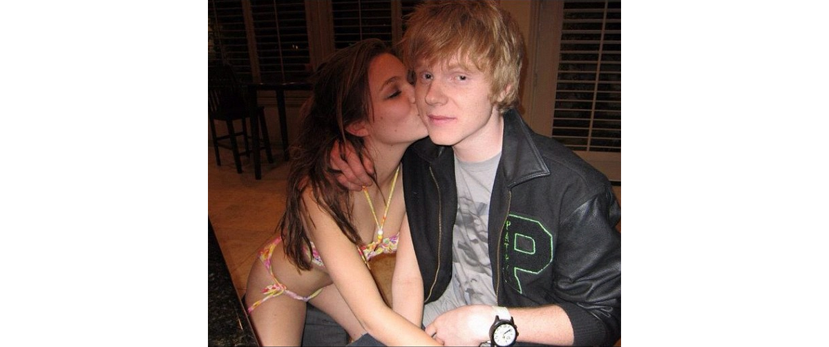 Photo Adam Hicks. Avril 2012. Purepeople Photo Adam Hicks. Avril 2012. Purepeople