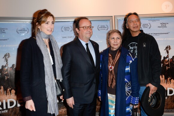 Julie Gayet, François Hollande, Ron His Horse is Thunder et sa femme - Première du film documentaire "The Ride" au MK2 Bibliothèque à Paris. Le 26 janvier 2018 © Coadic Guirec / Bestimage