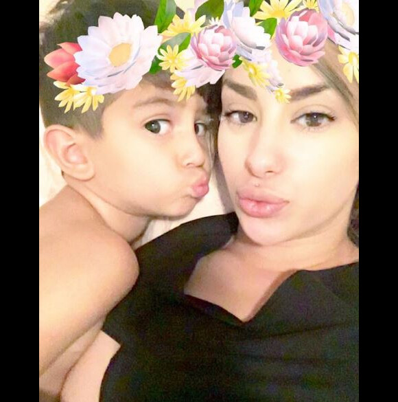 Sara Zghoul avec son fils sur Instagram le 24 septembre 2016.