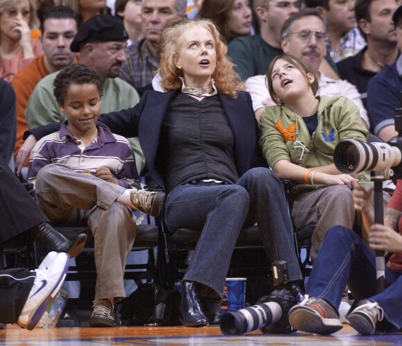 Nicole Kidman et ses enfants Isabella et Connor à Los Angeles. Décembre 2004.