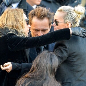 David Hallyday, Laura Smet, Laeticia Hallyday et ses filles Jade et Joy devant l'église de la Madeleine pour les obsèques de Johnny Hallyday à Paris, France, le 9 décembre 2017. © Veeren/Bestimage