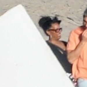 Exclusif - Kim Kardashian porte une tenue très transparente lors d'un photoshoot sur la plage à Malibu, le 22 janvier 2018.