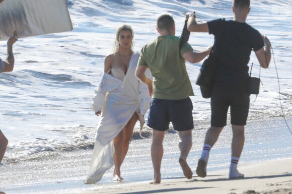 Exclusif - Kim Kardashian lors d'un photoshoot sur la plage à Malibu, le 22 janvier 2018.
