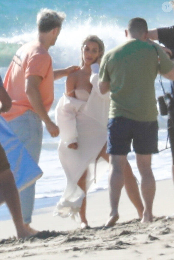 Exclusif - Kim Kardashian lors d'un photoshoot sur la plage à Malibu, le 22 janvier 2018.
