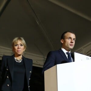 Aprés avoir honoré leurs programmes respectifs, Brigitte et Emmanuel Macron se sont retrouvés à la Résidence de France où se déroulait une réception de la communauté française. Dakar, le 2 Février 2018. © Dominique Jacovides/Bestimage