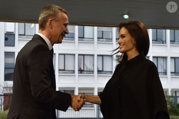 Jens Stoltenberg, Angelina Jolie - Angelina Jolie en visite au siège de l'OTAN à Bruxelles en Belgique le 31 janvier 2018.