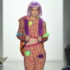 Gigi Hadid défile pour Jeremy Scott à la Fashion Week de New York. Le 9 février 2018.