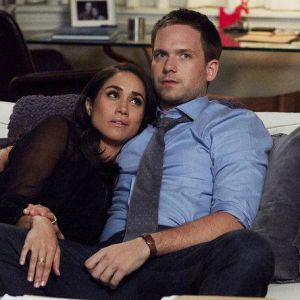 Patrick J. Adams et Meghan Markle dans "Suits".