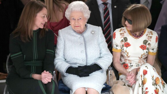 Elizabeth II : Reine du style au côté d'Anna Wintour pour sa 1re Fashion Week