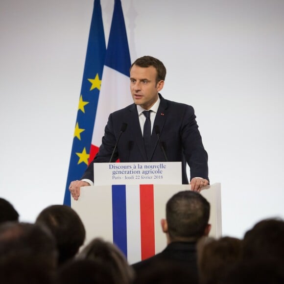 Le président Emmanuel Macron reçoit la nouvelle génération agricole au palais de l'Elysée à Paris le 22 février 2018. Plusieurs centaines d'agriculteurs représentatifs de l’ensemble des productions et venants de tous les départements, seront présents au Palais de l’Elysée. A deux jours du salon de l’agriculture, le Président de la République aura à cœur de leur adresser un message sur l’avenir du monde agricole, pour faire de la France le pays où l’on mange le mieux, le plus sainement et le plus durablement. © Hamilton / Pool / Bestimage
