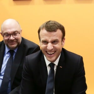 Le président de la république francaise, Emmanuel Macron accompagné de Stéphane Travert rencontre la filière des vins durant sa visite au salon de l'agriculture, Paris, France le 24 février 2018. © Stéphane Lemouton / Bestimag