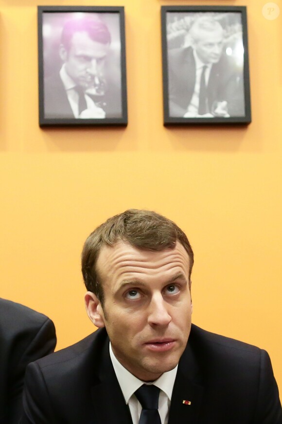 Le président de la république francaise, Emmanuel Macron rencontre la filière des vins durant sa visite au salon de l'agriculture, Paris, France le 24 février 2018. © Stéphane Lemouton / Bestimage