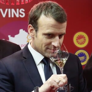 Le président de la république francaise rencontre la filière des vins durant sa visite au salon de l'agriculture, Paris, France le 24 février 2018. © Stéphane Lemouton / Bestimage