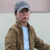 Exclusif - Lara Flynn Boyle boit du whisky à la bouteille dans sa voiture à la sortie du supermarché Ralph's à Westwood, le 14 février 2018.