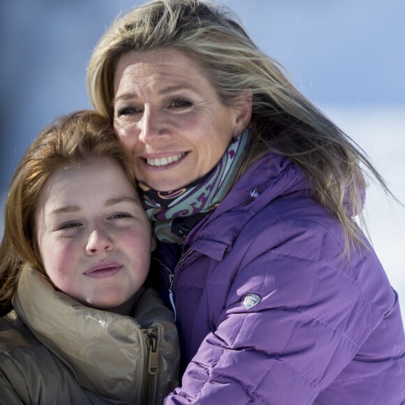 Maxima des Pays-Bas et sa fille Alexia. Le roi Willem-Alexander des Pays-Bas, la reine Maxima et leurs filles la princesse Catharina-Amalia (14 ans), la princesse Alexia (12 ans) et la princesse Ariane (10 ans), en vacances dans la station de Lech am Arlberg en Autriche, ont pris la pose à 2350m d'altitude et par -21°C le 26 février 2018 à l'occasion de leur rencontre traditionnelle avec les médias.