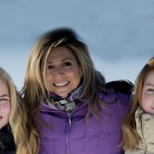 Maxima des Pays-Bas et ses filles. Le roi Willem-Alexander des Pays-Bas, la reine Maxima et leurs filles la princesse Catharina-Amalia (14 ans), la princesse Alexia (12 ans) et la princesse Ariane (10 ans), en vacances dans la station de Lech am Arlberg en Autriche, ont pris la pose à 2350m d'altitude et par -21°C le 26 février 2018 à l'occasion de leur rencontre traditionnelle avec les médias.