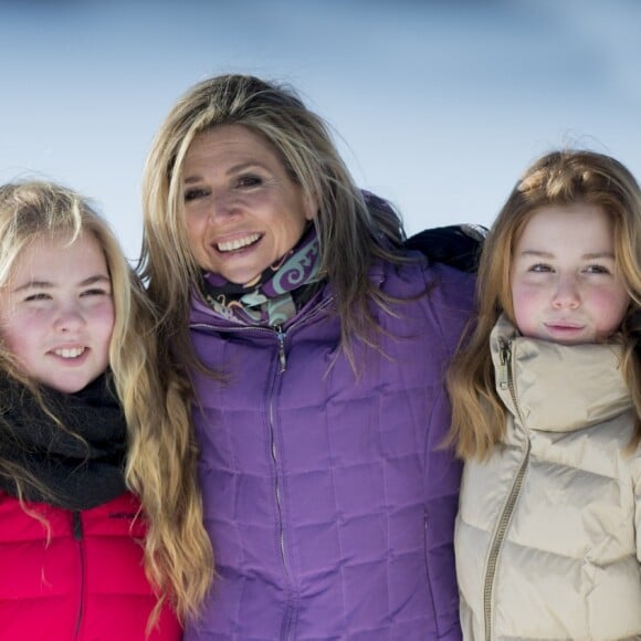 Maxima des Pays-Bas et ses filles. Le roi Willem-Alexander des Pays-Bas, la reine Maxima et leurs filles la princesse Catharina-Amalia (14 ans), la princesse Alexia (12 ans) et la princesse Ariane (10 ans), en vacances dans la station de Lech am Arlberg en Autriche, ont pris la pose à 2350m d'altitude et par -21°C le 26 février 2018 à l'occasion de leur rencontre traditionnelle avec les médias.