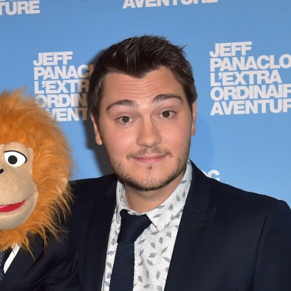 Jeff Panacloc et sa marionette Jean-Marc - Avant-première du film "Jeff Panacloc L'Extraordinaire Aventure" au cinéma Grand Rex à Paris, France le 5 octobre 2016. © Giancarlo Gorassini/Bestimage