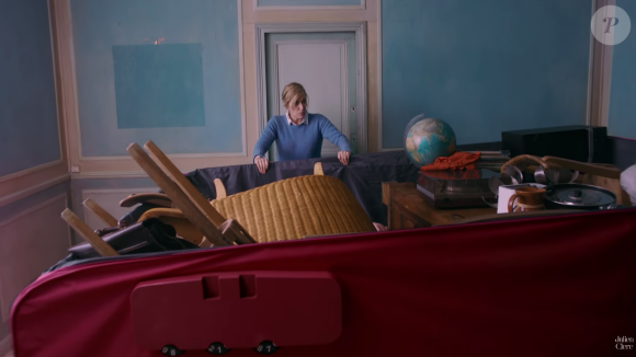 Julien Clerc et Valeria Bruni-Tedeschi en pleine crise conjugale pour "À vous jusqu'à la fin du monde" - clip réalisé par Michel Gondry, mars 2018.