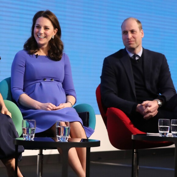 La duchesse Catherine de Cambridge, enceinte, et le prince William avec le prince Harry et Meghan Markle lors du premier forum de la Fondation royale, le 28 février 2018 à Londres.