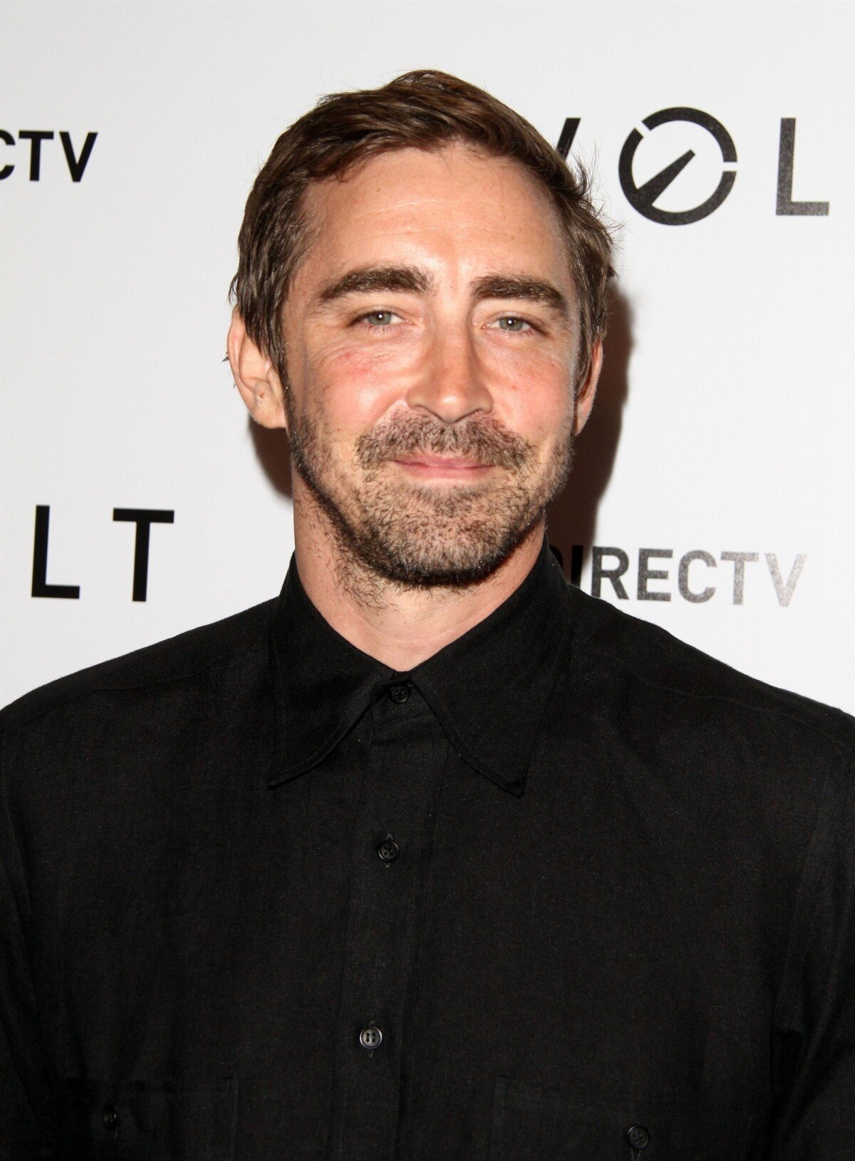 Lee Pace (Le Hobbit) : Le séduisant acteur se dit bisexuel - Purepeople