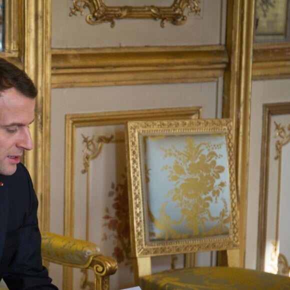 Le président Emmanuel Macron reçoit Adeline Hazan auteure du rapport à propos des lieux de privation de liberté au palais de l'Elysée à Paris le 28 février 2018. © Hamilton / Pool / Bestimage 28/02/2018 - Paris