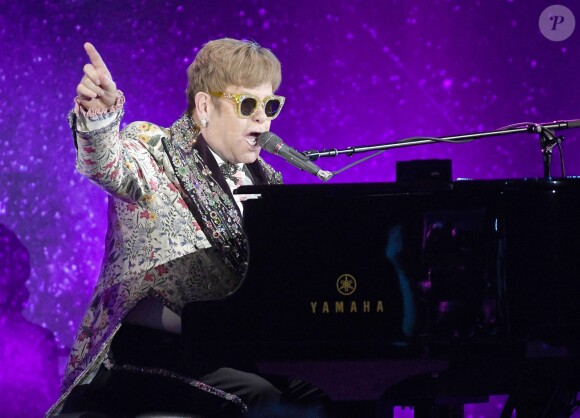 Elton John annonce une tournée d'adieux marathon, le 'Farewell Yellow Brick Road' à New York. La star de 70 ans a expliqué qu'il ne mettrait pas pour autant un terme à sa carrière de musicien et de chanteur et qu'il continuerait à produire de la musique. Le 24 janvier 2018.