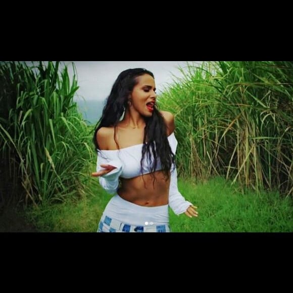 Shy'm dans le clip "Madinina". Instagram, le 15 février 2018.