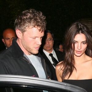 Emily Ratajkowski et son mari Sebastian à la sortie de la soirée WME pre oscar à Beverly Hills, le 2 mars 2018.