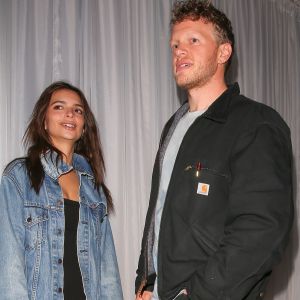 Emily Ratajkowski et son mari Sebastian à la sortie de la soirée WME pre oscar à Beverly Hills, le 2 mars 2018.