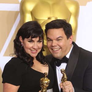 Kristen Anderson-Lopez et Robert Lopez (Oscar de la meilleure chanson pour 'Remember me' du film 'Coco') à la press room de la 90ème cérémonie des Oscars 2018 au théâtre Dolby à Los Angeles, le 4 mars 2018