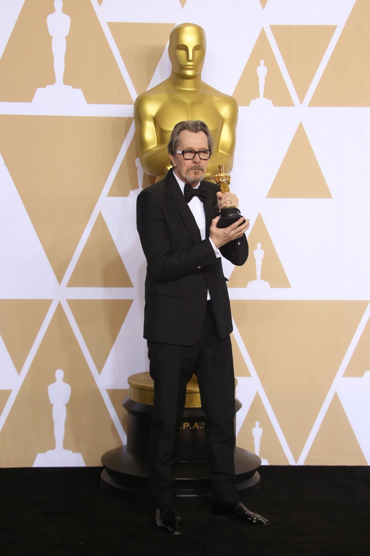 Photo Gary Oldman Oscar Du Meilleur Acteur Pour Les Heures Sombres photo-gary-oldman-oscar-du-meilleur-acteur-pour-les-heures-sombres