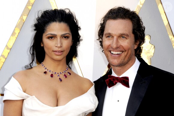 Matthew McConaughey et sa femme Camila Alves - Arrivées - 90ème cérémonie des Oscars 2018 au théâtre Dolby à Los Angeles, le 4 mars 2018. © Future-Image via ZUMA Press/Bestimage