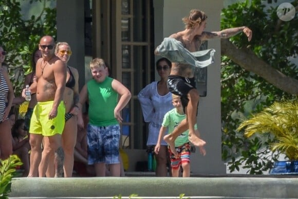 Exclusif - Justin Bieber et Selena Gomez sont allés à Montego Bay en Jamaïque pour le mariage du père de Justin, Jeremy Bieber, et de sa femme Chelsey Rebelo. Le 20 février 2018