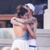 Justin Bieber et sa compagne Selena Gomez en Jamaïque profitent de la piscine. Ils sont là pour le mariage de Jeremy Bieber et de Chelsey Rebelo-Bieber. Le 19 février 2018