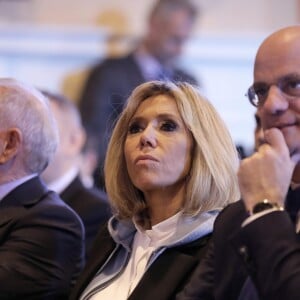 Brigitte Macron et le ministre Jean-Michel Blanquer assistent à des saynètes d'improvisation jouées par des élèves pour dénoncer les situations de harcèlement et parvenir à des solutions en interaction avec le public - Brigitte Macron a accompagné le Ministre de l'Education Nationale, Jean-Michel Blanquer au lycée Carnot de Dijon afin d'y évoquer la lutte contre le harcèlement à l'école à Dijon le 5 mars 2018 © Dominique Jacovides/Bestimage