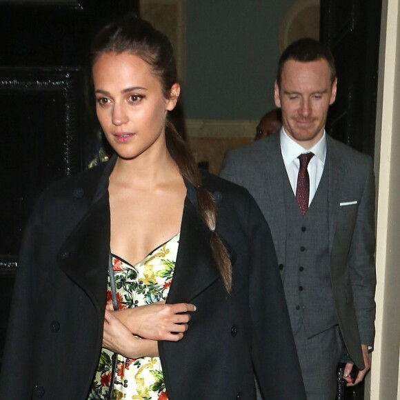 Alicia Vikander et Michael Fassbender à la sortie de l'after-party du film "Tomb Raider" au club Home House à Londres, le 6 mars 2018 