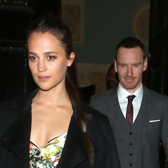 Alicia Vikander et Michael Fassbender à la sortie de l'after-party du film "Tomb Raider" au club Home House à Londres, le 6 mars 2018 