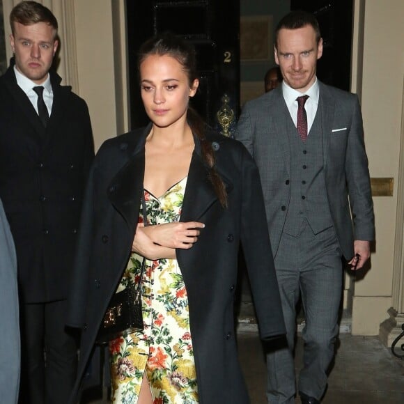 Alicia Vikander et Michael Fassbender à la sortie de l'after-party du film "Tomb Raider" au club Home House à Londres, le 6 mars 2018 