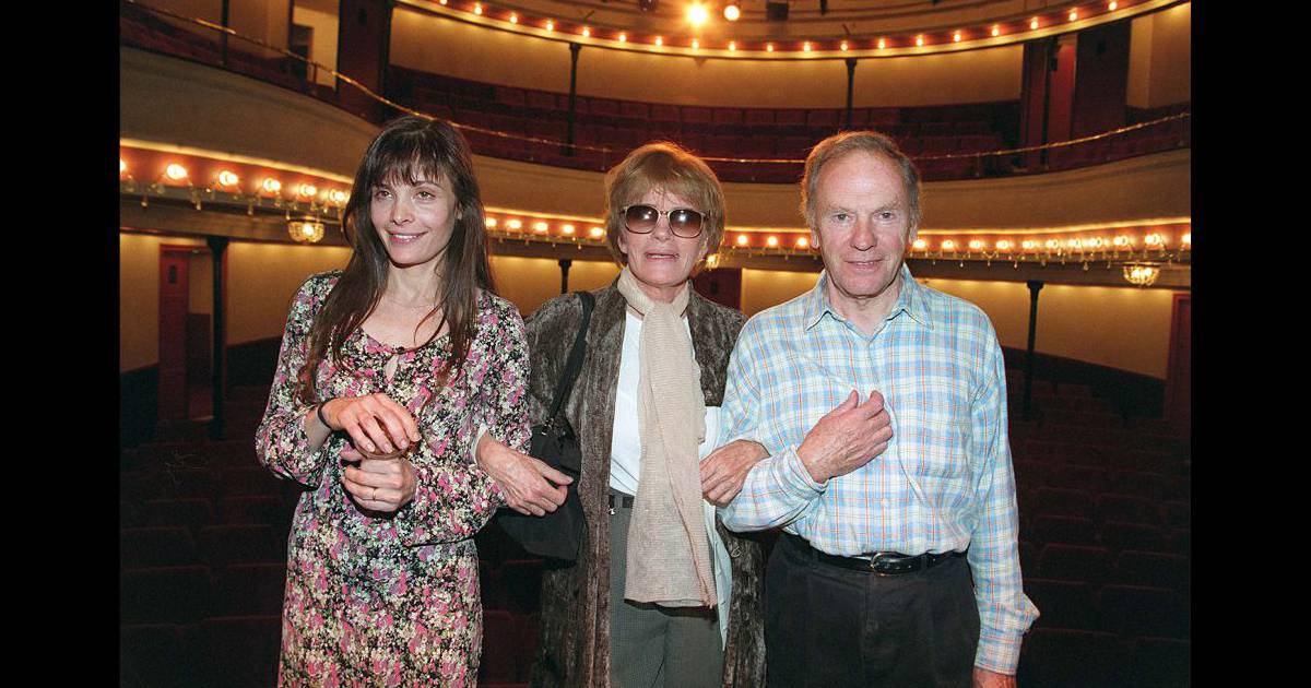 Marie Trintignant et ses parents Jean-Louis et Nadine Trintignant à Paris, le 10 mai 1999